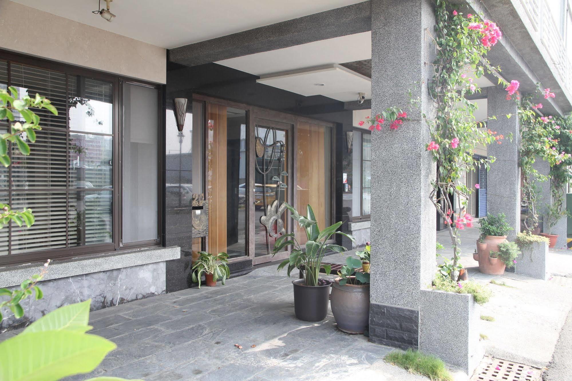 Moment Inn Tainan Exterior foto